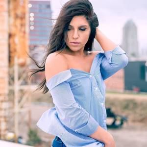 Meet your Posher, Courtney